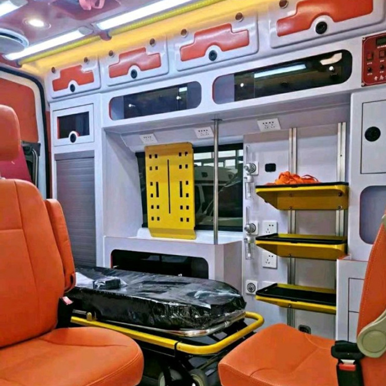 马尔康长途救护车护送病人租赁价格